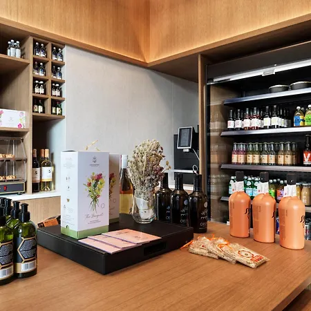 Hotel Hilton Garden Chania 4*