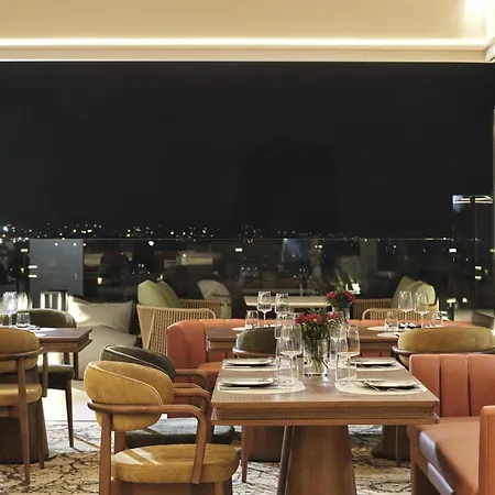 Hilton Garden Chania מלון