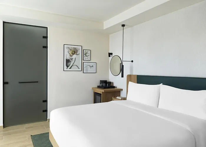 Hilton Garden Chania 4*