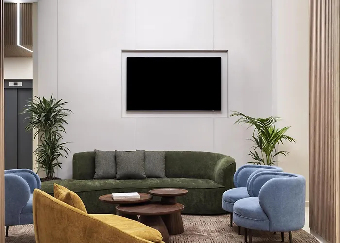 Hilton Garden Chania מלון