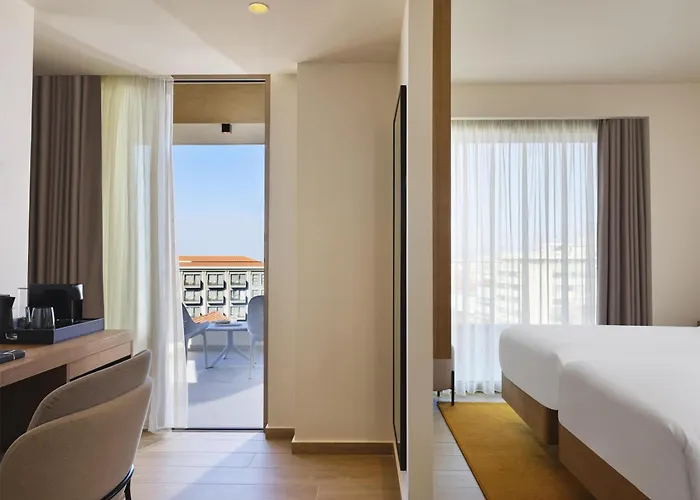Hilton Garden Chania מלון 4*