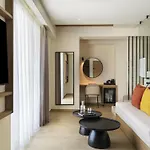 Hilton Garden Chania Hotell 4*