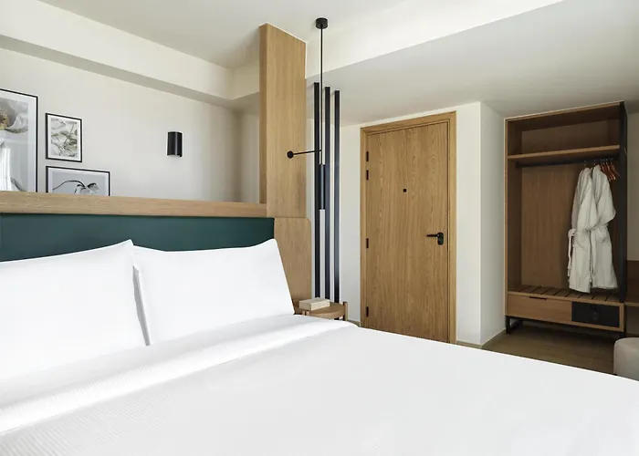 Hilton Garden Chania 4*